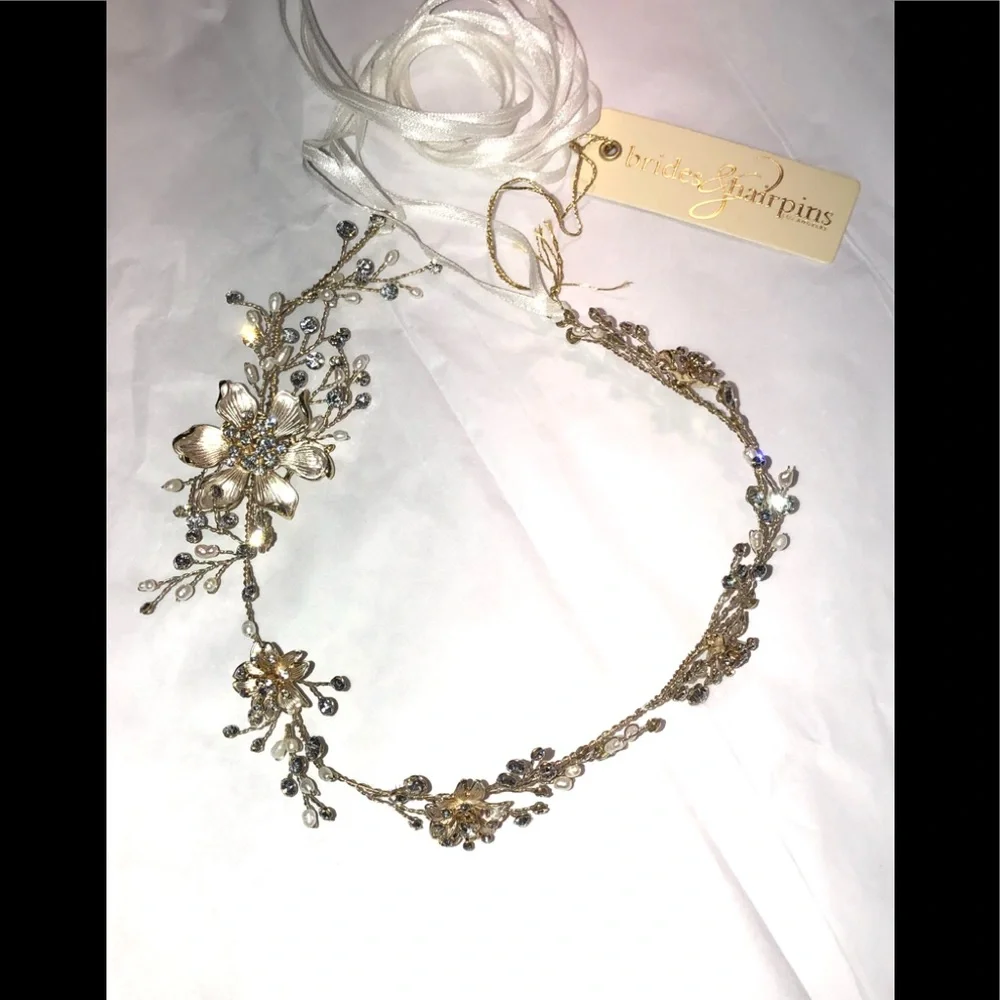 Brides  & Hairpins Atiena Halo NWT